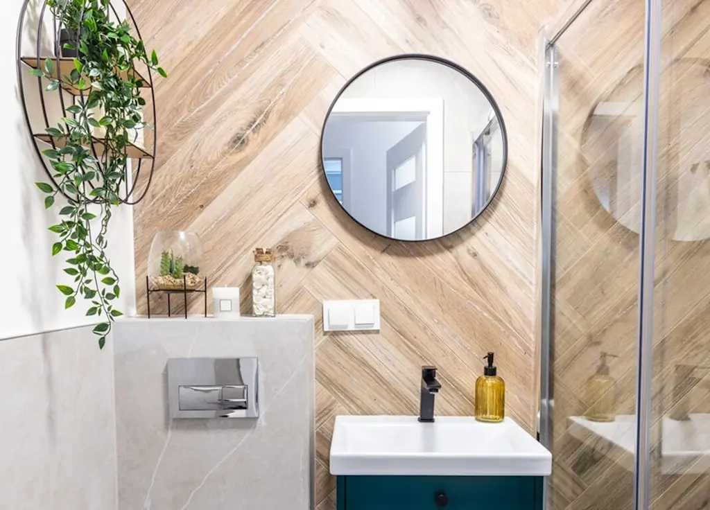 Small ensuite wall mounted fixtures