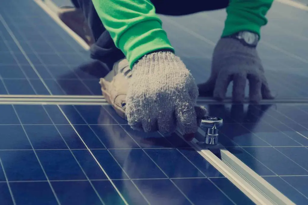 https://www.checkatrade.com/blog/wp-content/uploads/2021/03/solar-panel-maintenance-cost-1024x683.jpg