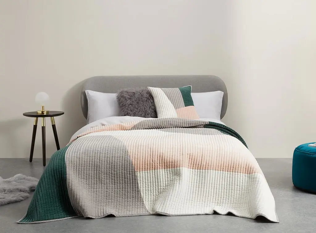 Small bedroom ideas for couples