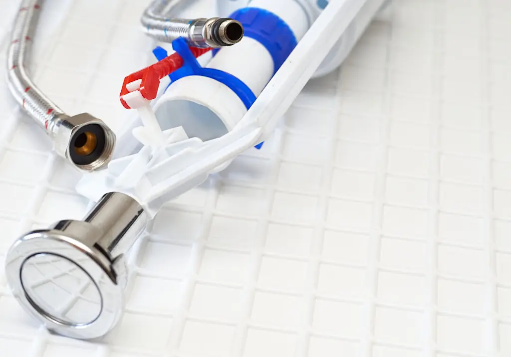 Toilet cistern flush valve components