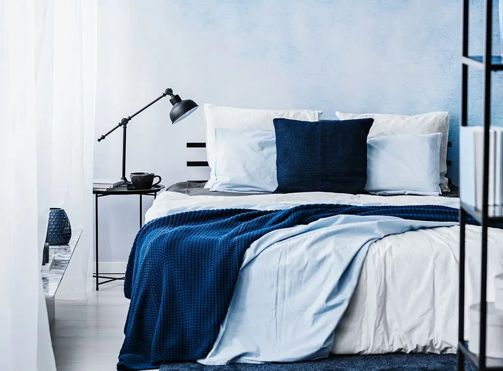 Bedrooom ideas navy and pale blue