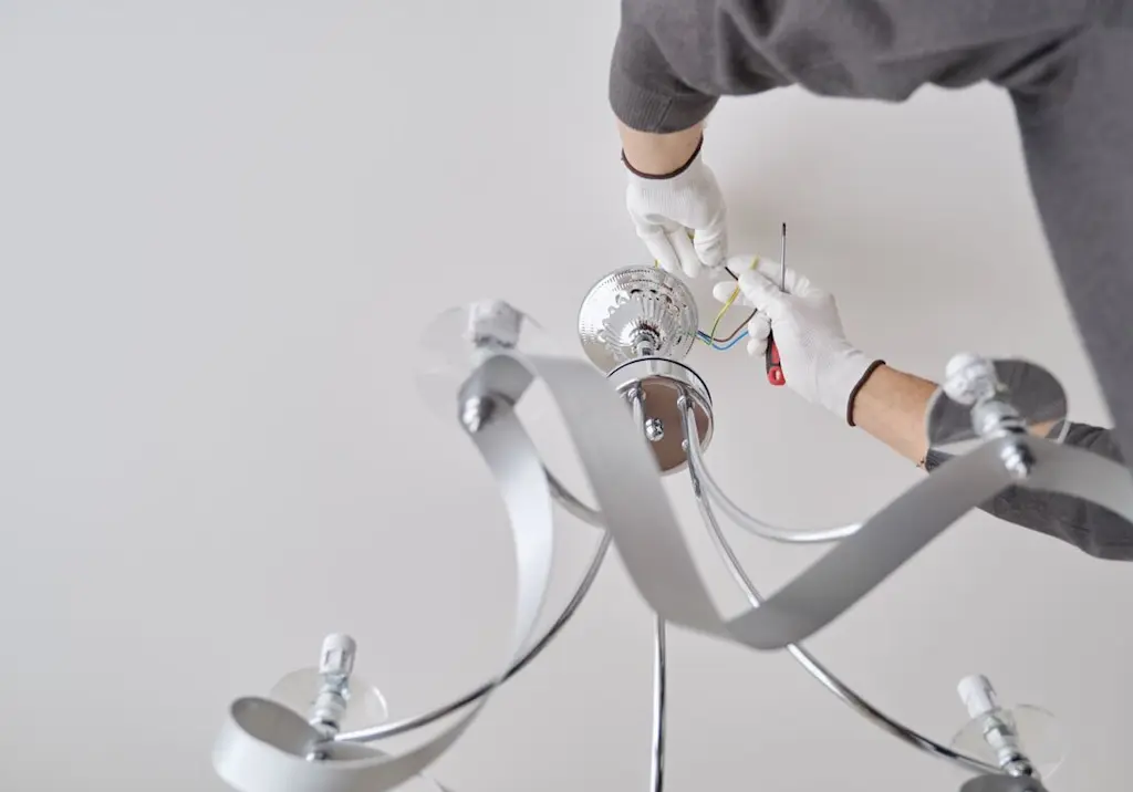 chandelier-wiring-mount