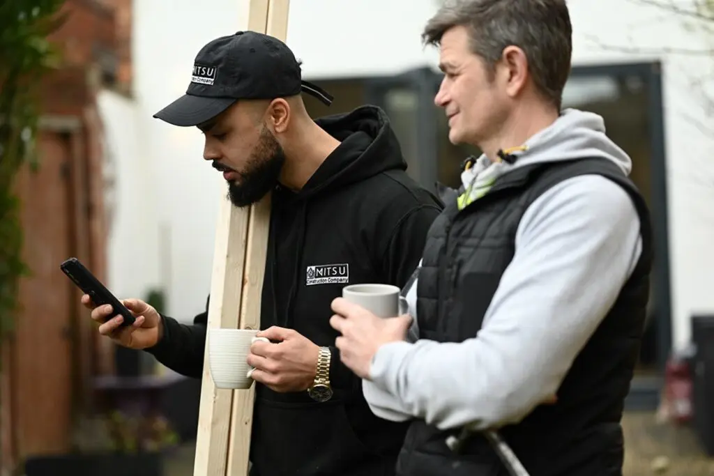 https://www.checkatrade.com/blog/wp-content/uploads/2023/09/Best-phones-for-tradespeople-1024x683.jpg