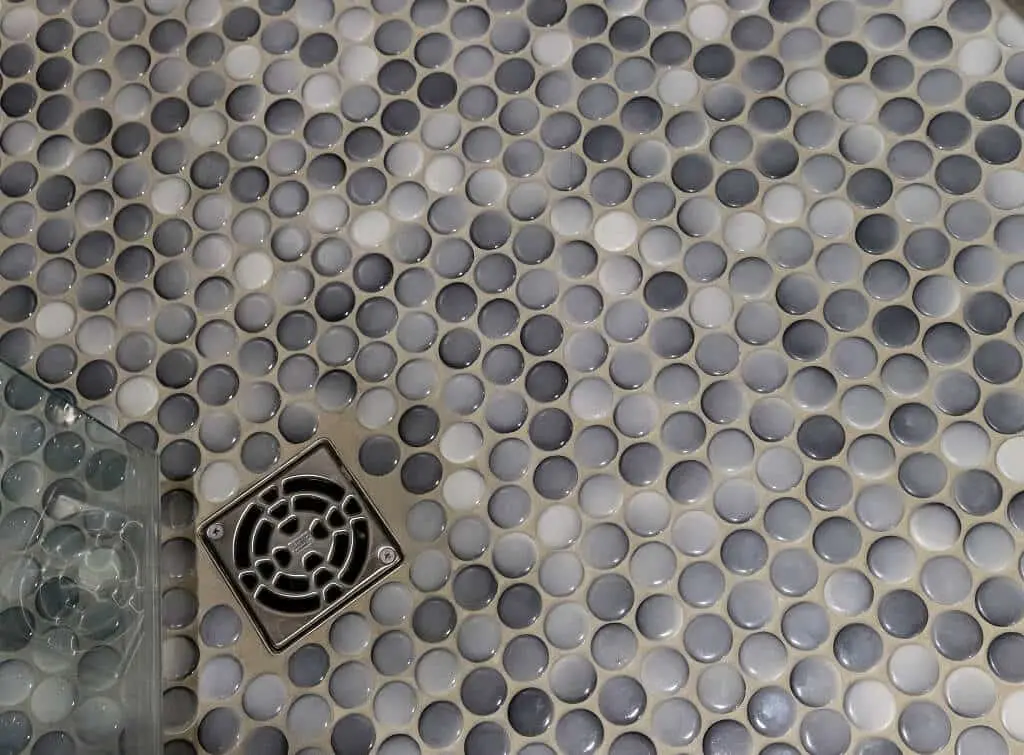 https://www.checkatrade.com/blog/wp-content/uploads/2024/10/best-way-to-remove-shower-drain-1.jpg