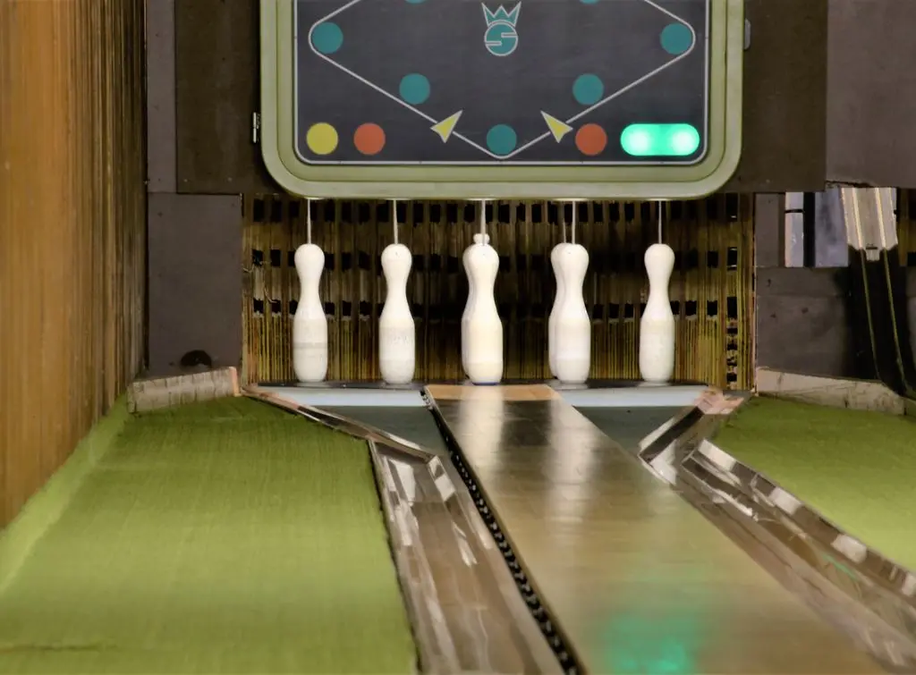 Duckpin bowling pins hanging scoring unit