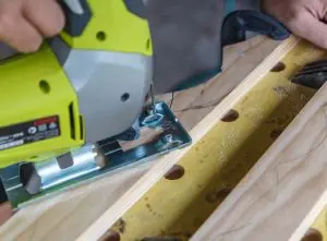 How to make a wine rack. Woodworking tools.