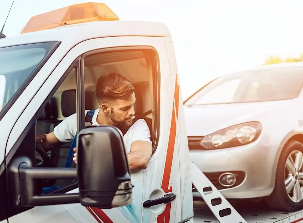 How to find reliable car towing services near me
