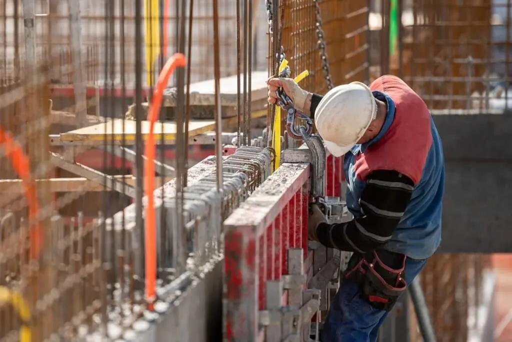 https://www.checkatrade.com/blog/wp-content/uploads/2021/05/how-to-start-a-construction-company-1024x685.jpeg