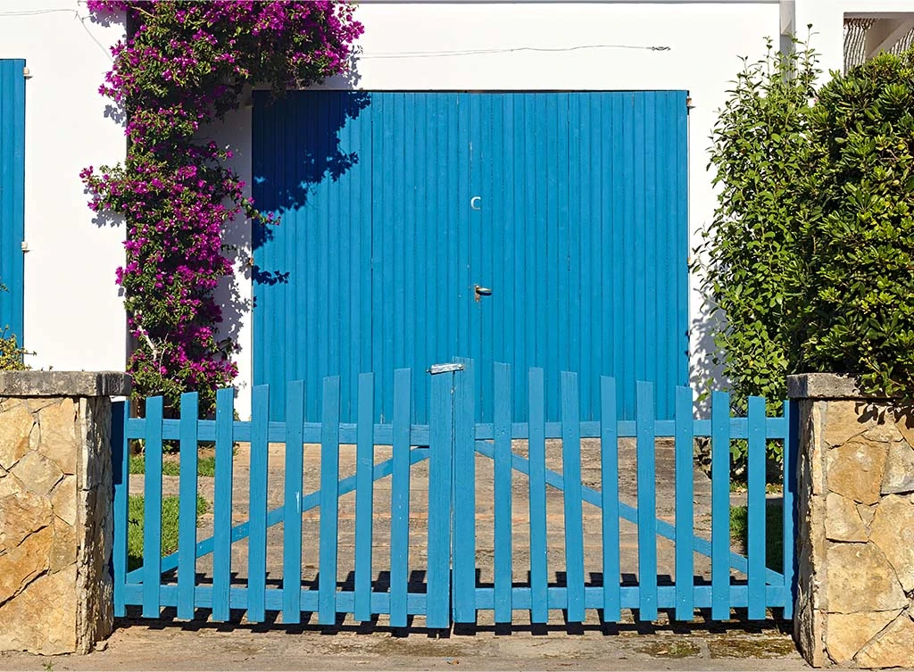 garage door paint to match fence paint