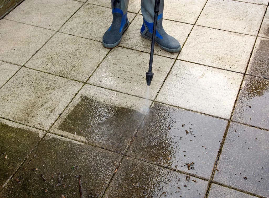 https://www.checkatrade.com/blog/wp-content/uploads/2023/11/pressure-washing-jobs.jpg