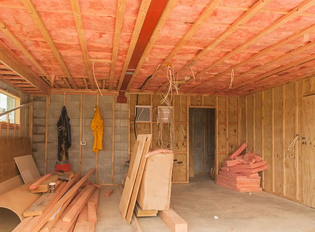 How much does it cost to insulate a garage?