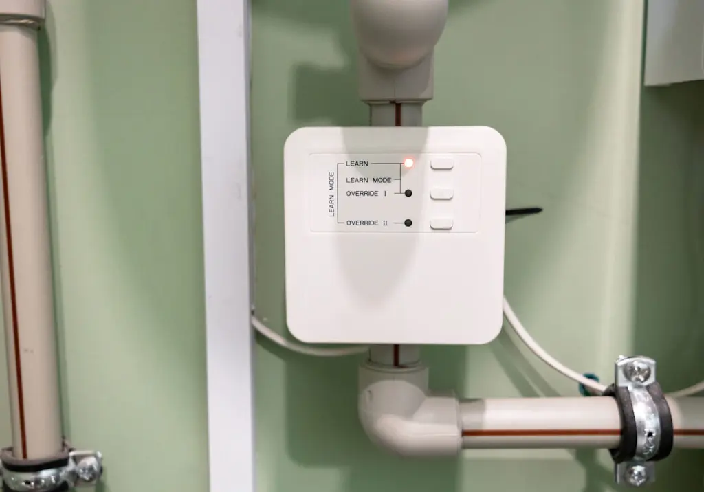 Smart water leak detection controller resized