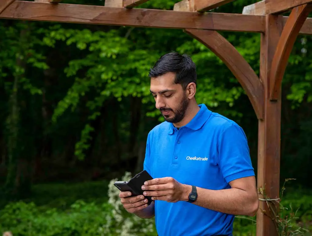 https://www.checkatrade.com/blog/wp-content/uploads/2023/07/Mobile-app-quoting-tools.jpg