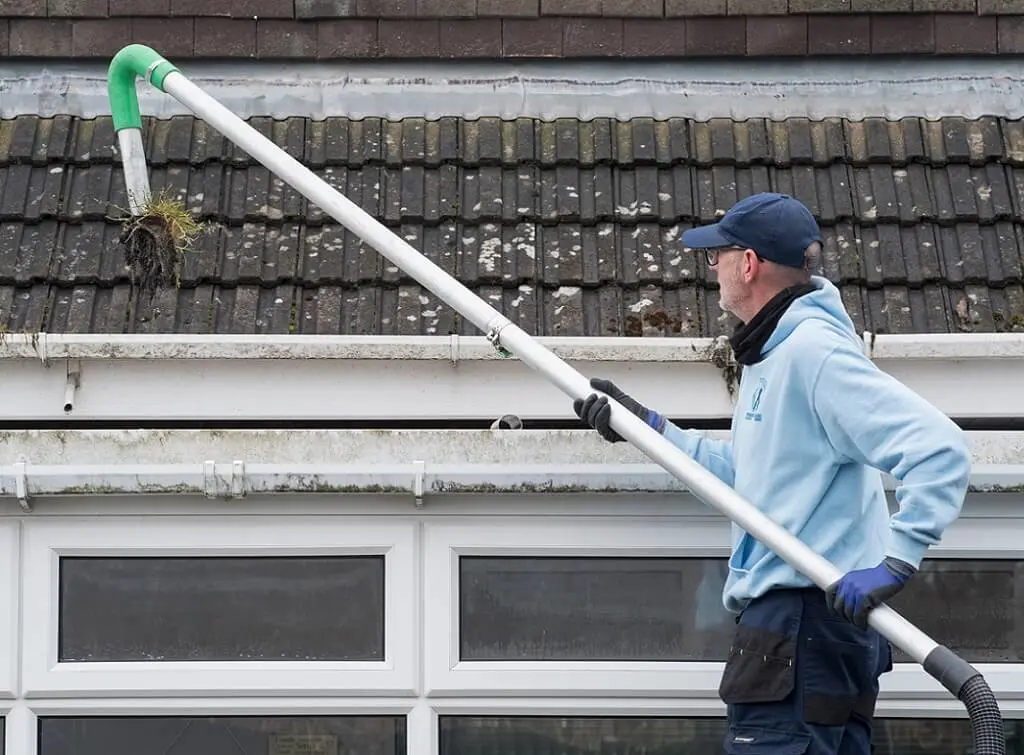 https://www.checkatrade.com/blog/wp-content/uploads/2024/12/starting-your-own-roof-cleaning-business.jpeg