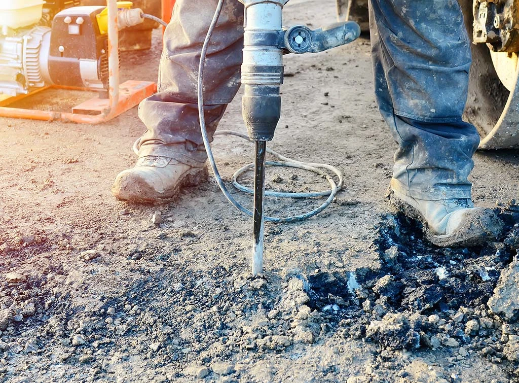 https://www.checkatrade.com/blog/wp-content/uploads/2023/12/Trade-What-is-HAVS-Image-1.jpg