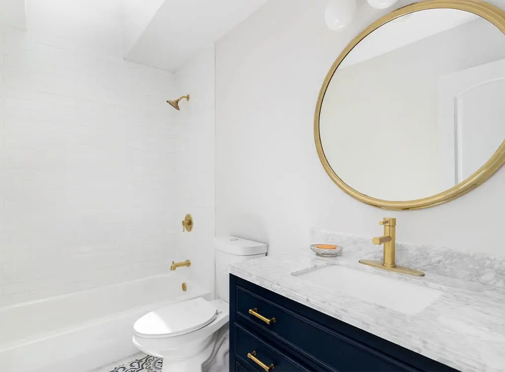 navy blue metallic accents in bathroom