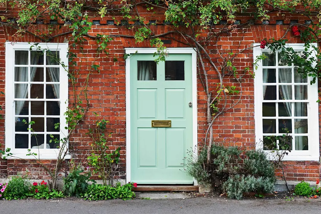 Front door replacement: everything you need to know