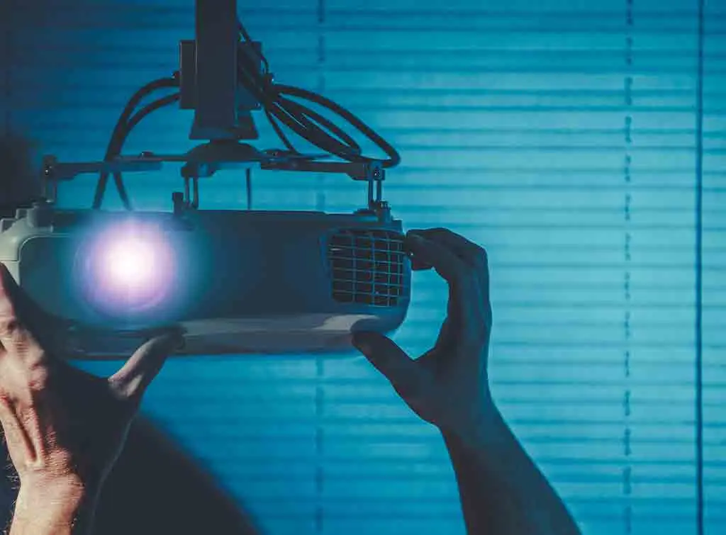 Home cinema projector