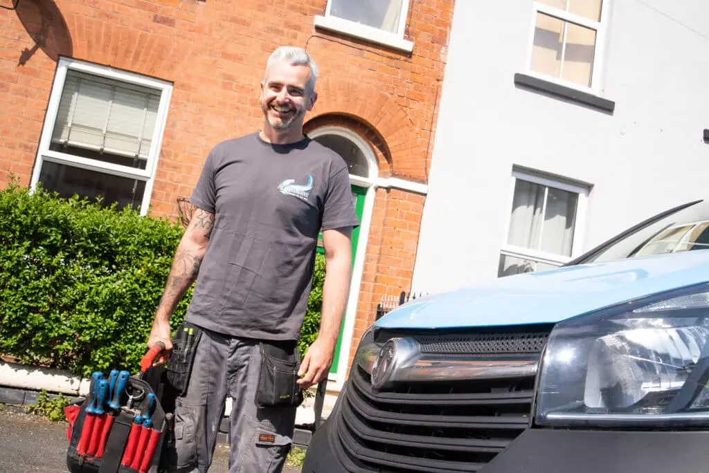 https://www.checkatrade.com/blog/wp-content/uploads/2023/10/self-employed-van-finance-1024x684.jpg