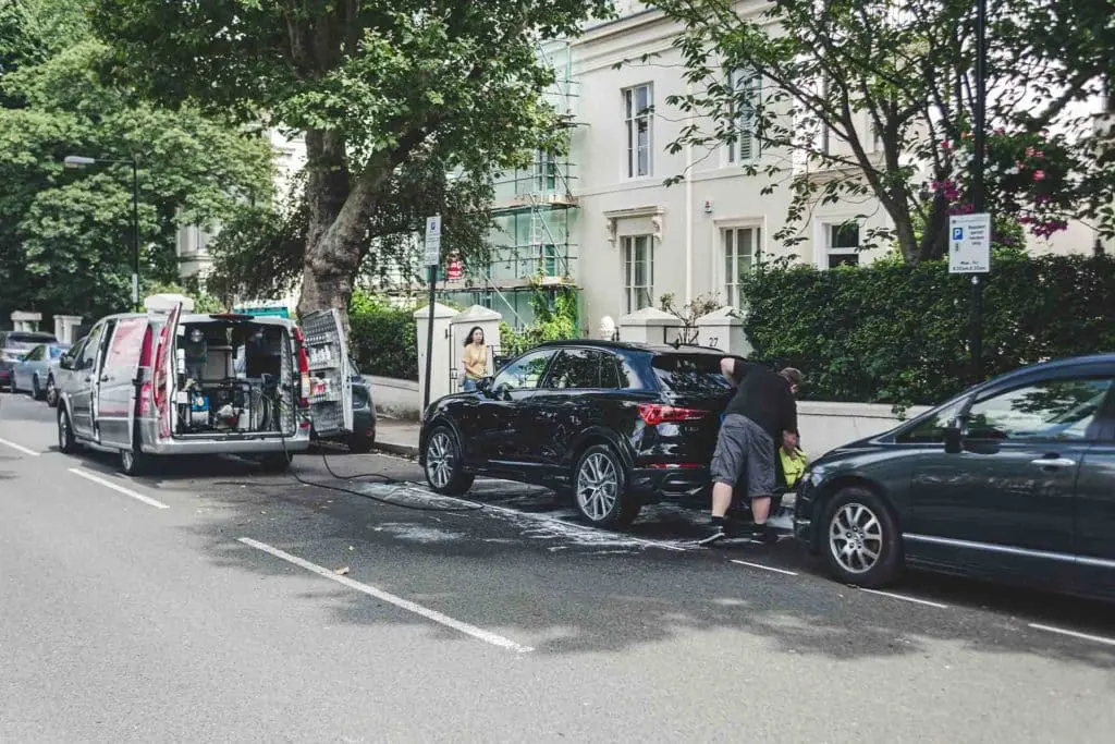 https://www.checkatrade.com/blog/wp-content/uploads/2022/03/Mobile-car-wash-cost-1-1024x683.jpg