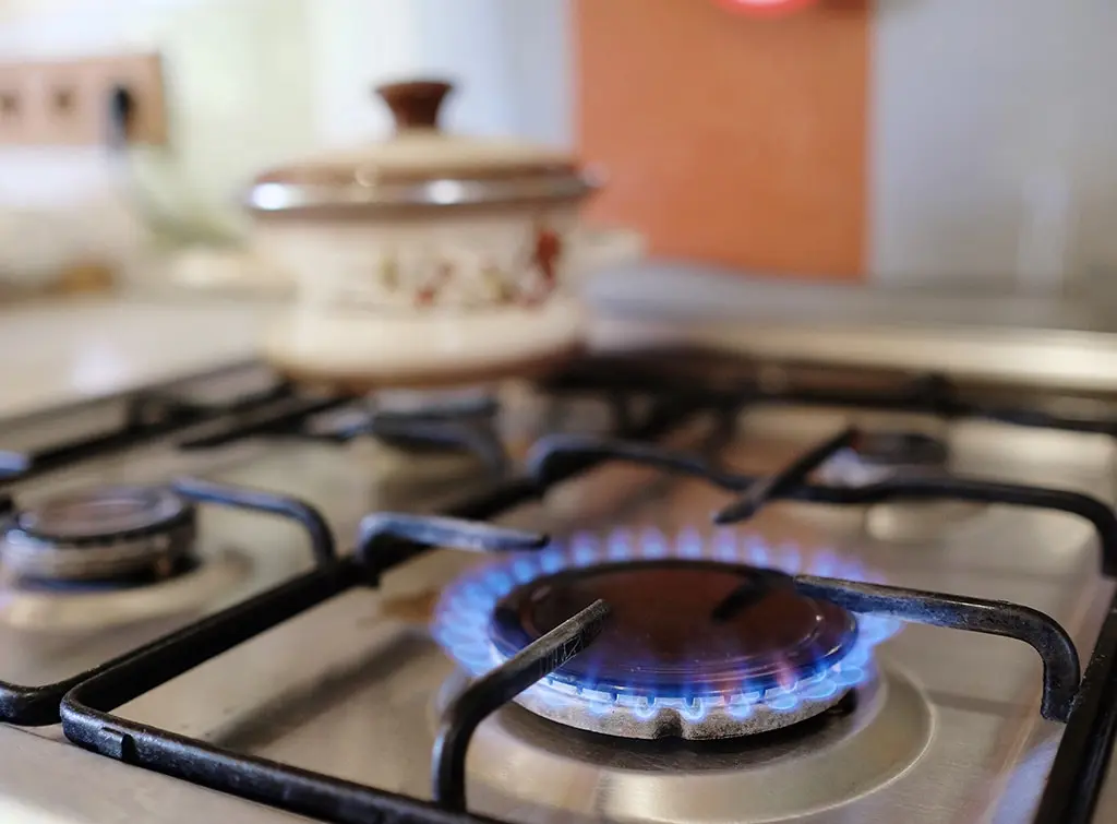 https://www.checkatrade.com/blog/wp-content/uploads/2023/10/gas-maintenance-jobs.jpg