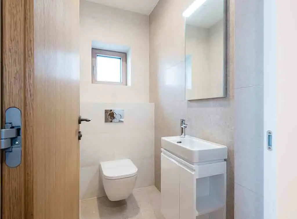 Neutral downstairs toilet