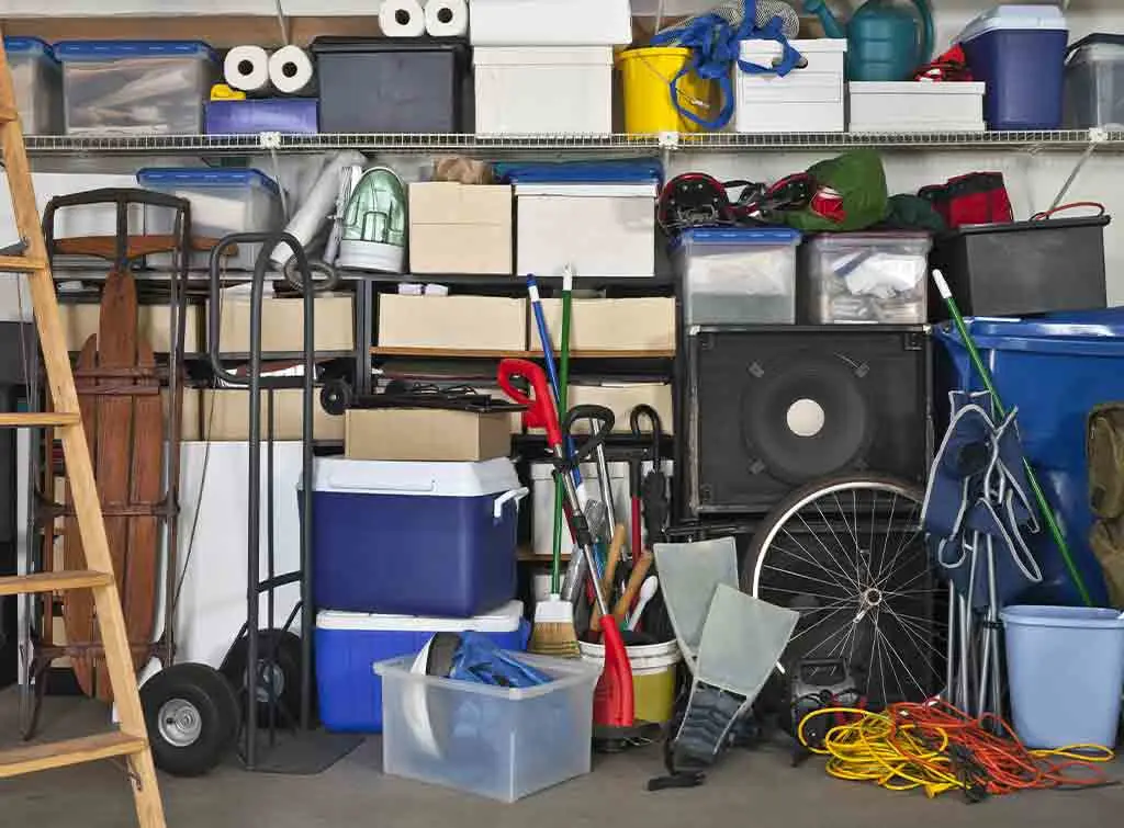 https://www.checkatrade.com/blog/wp-content/uploads/2020/12/garage-clearance-cost.jpg