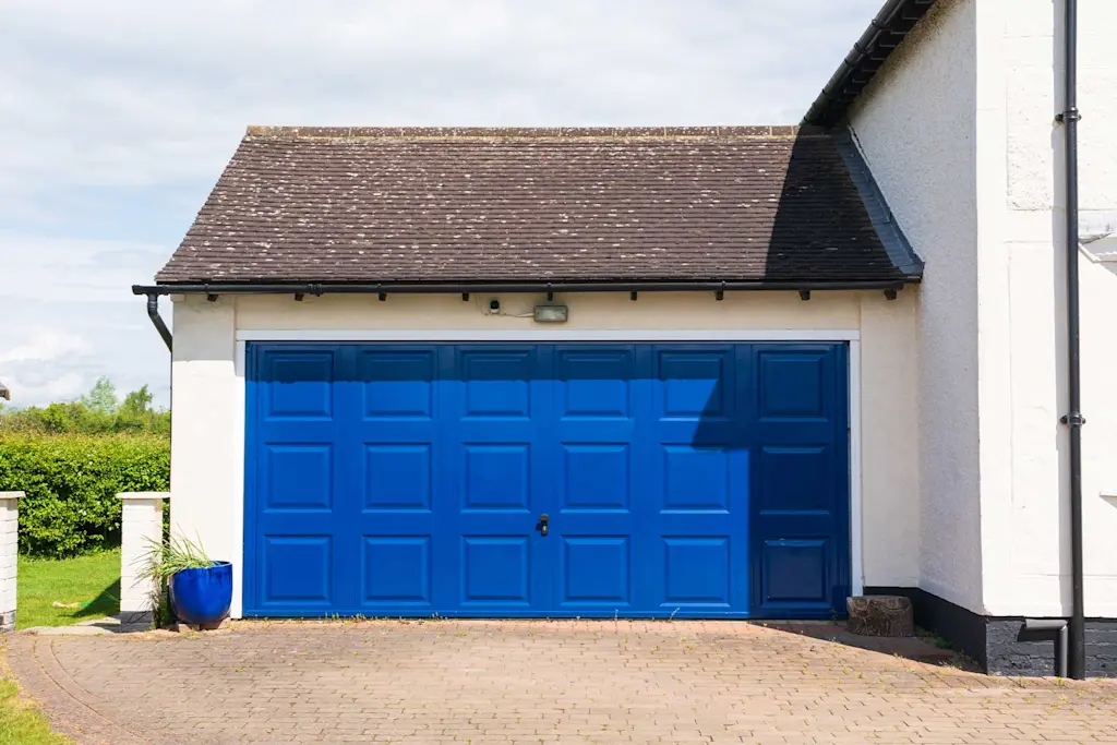 Does removing a garage devalue your house?