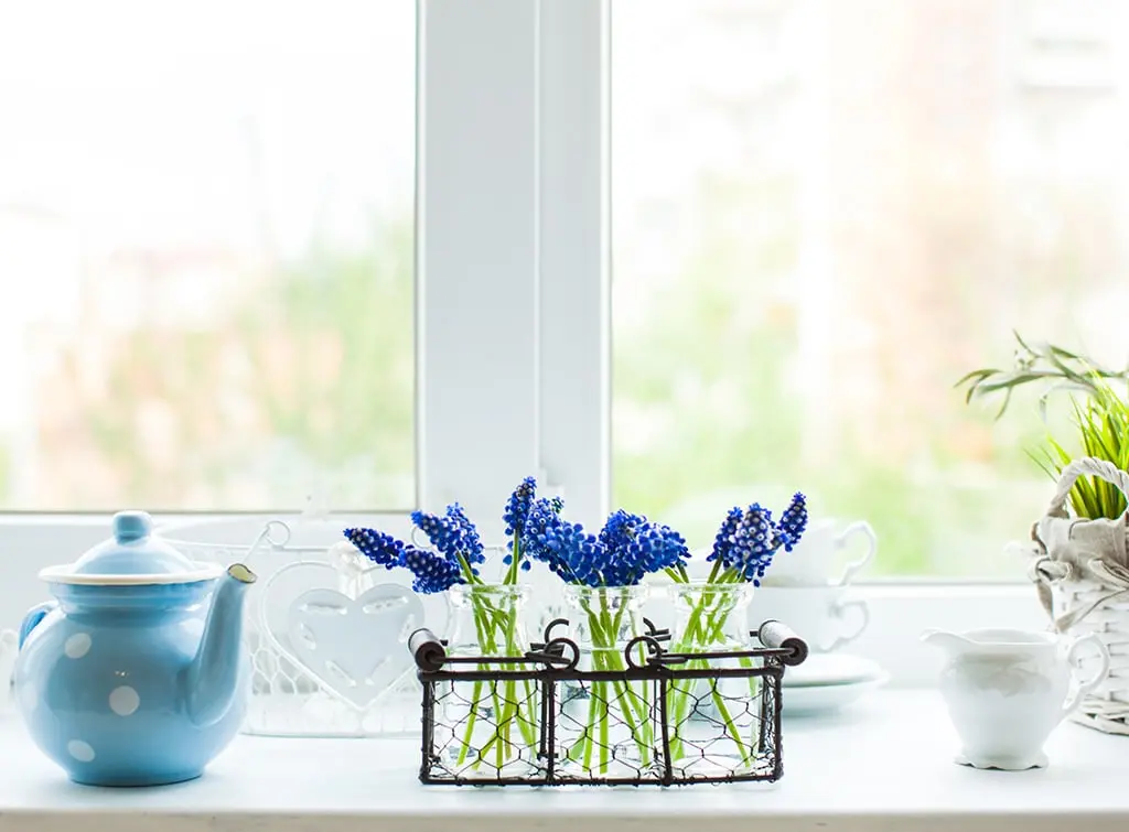 https://www.checkatrade.com/blog/wp-content/uploads/2023/10/Windows-decorative-accessories.jpg