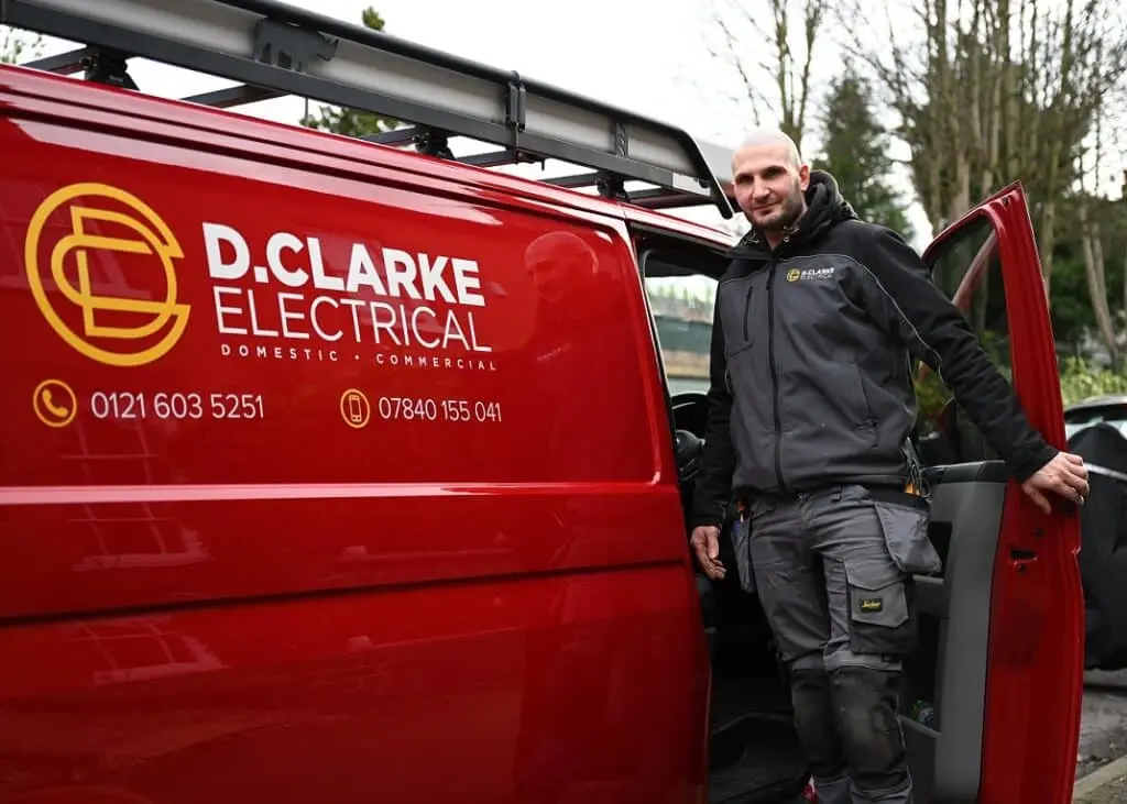 https://www.checkatrade.com/blog/wp-content/uploads/2021/10/whats-the-average-electrican-salary-in-the-uk-1024x731.jpg