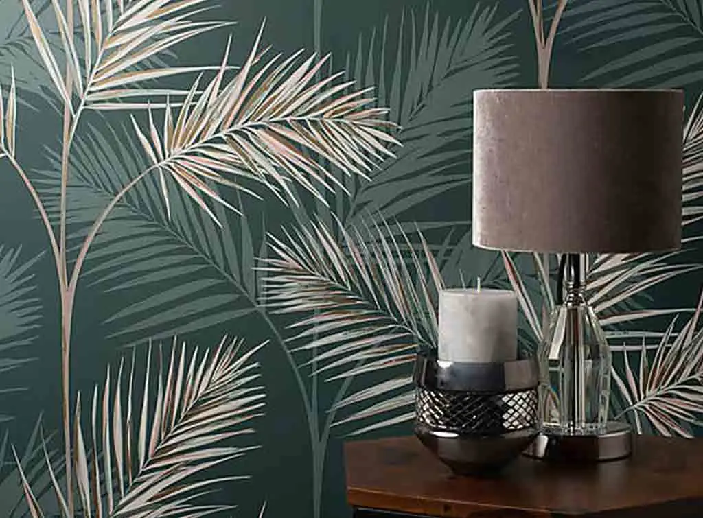 https://www.checkatrade.com/blog/wp-content/uploads/2023/09/wallpaper-feature-wall-idea.jpg