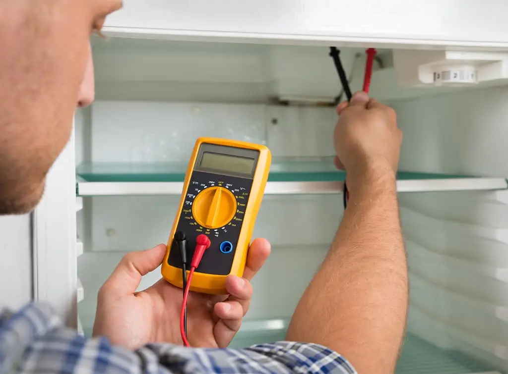https://www.checkatrade.com/blog/wp-content/uploads/2021/05/fridge-repair-cost-2.jpg