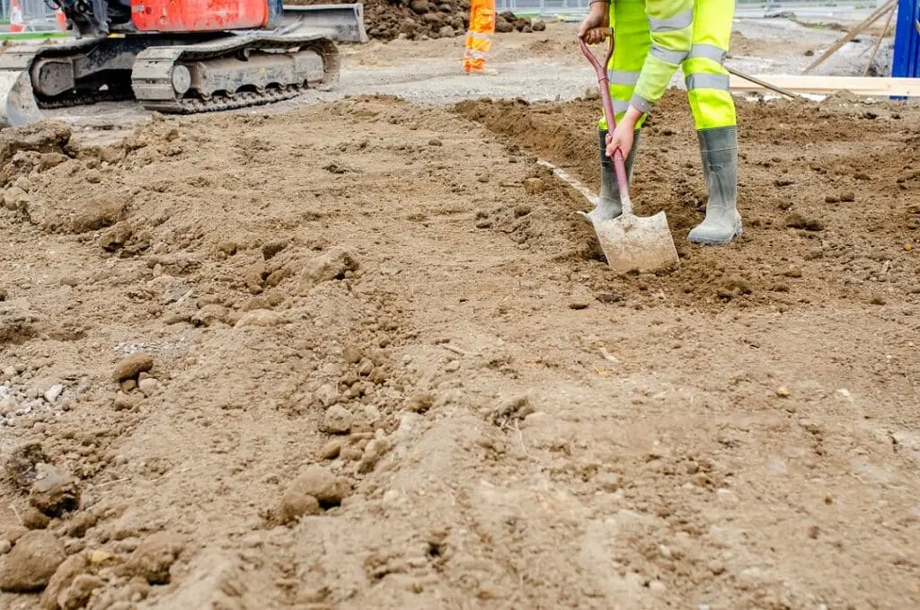 https://www.checkatrade.com/blog/wp-content/uploads/2024/06/what-is-a-groundworker-3-1024x679.jpeg