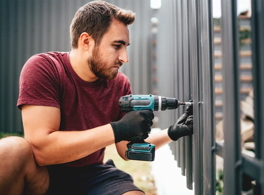 How to start a fencing business
