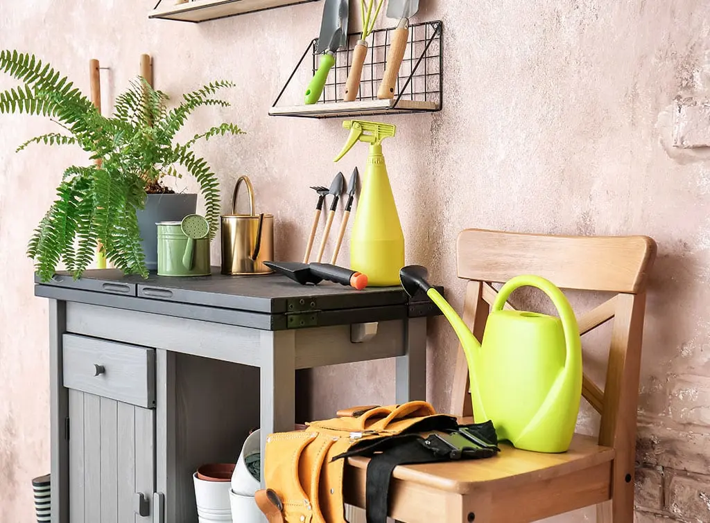 https://www.checkatrade.com/blog/wp-content/uploads/2023/11/Boot-room-potting-bench.jpg