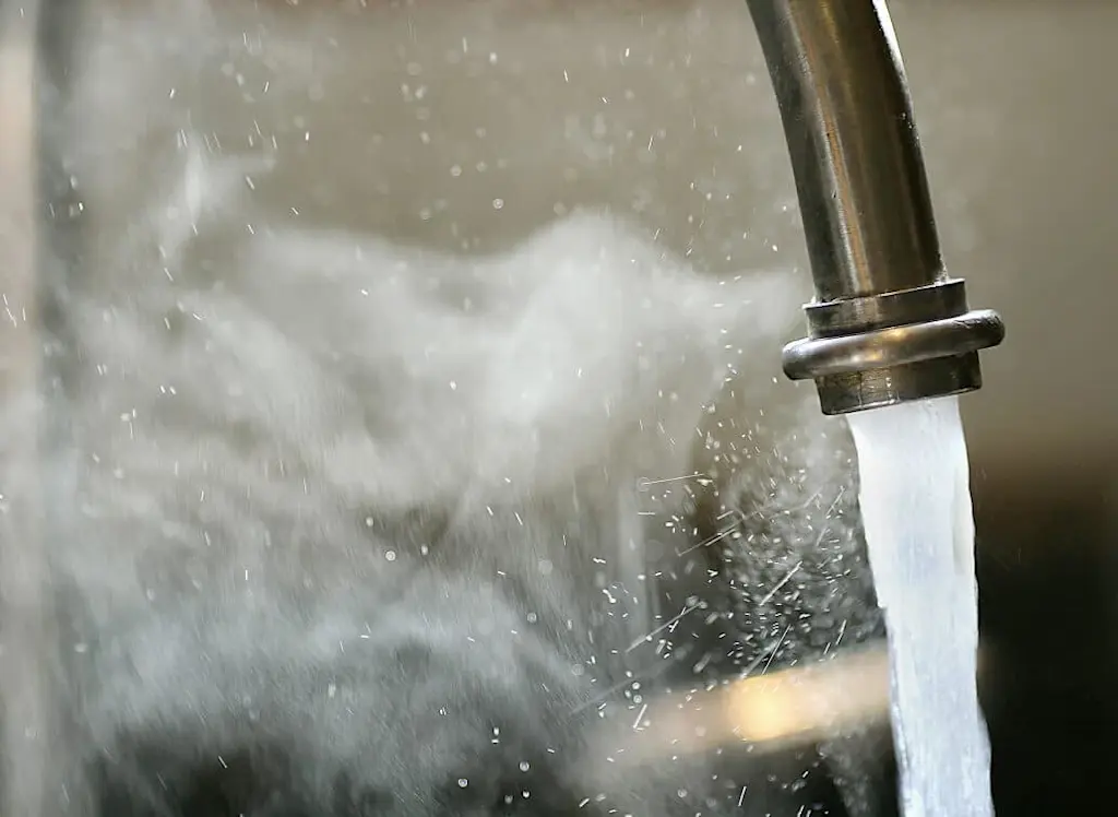 Moling restoring running water after replacing water pipes
