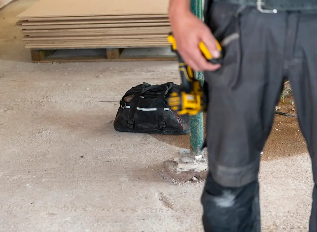 construction tools and belt for building work