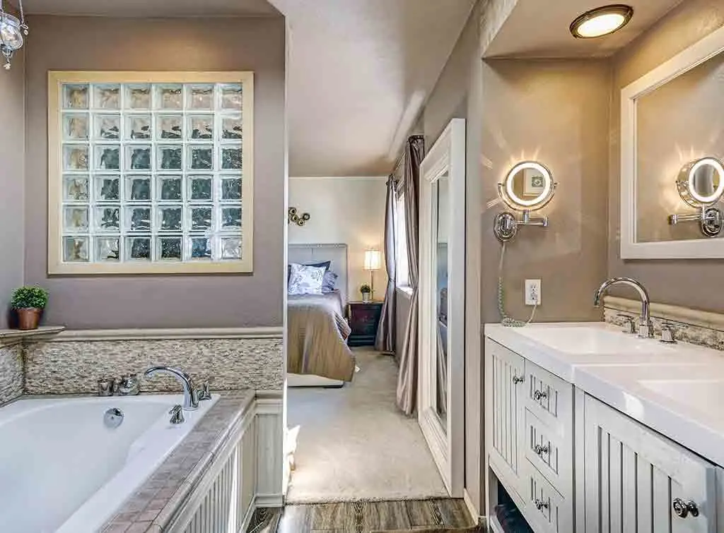 Cozy en suite