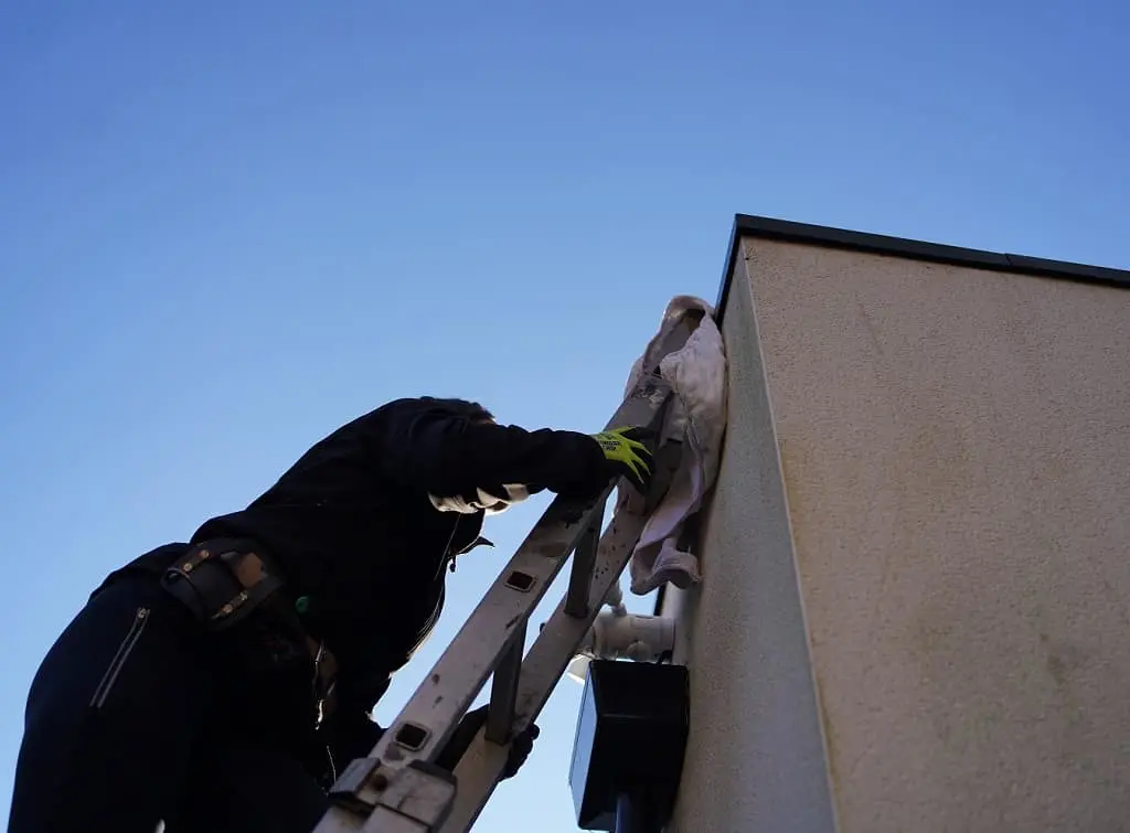 https://www.checkatrade.com/blog/wp-content/uploads/2024/08/choosing-roofing-company-name-ideas.jpg
