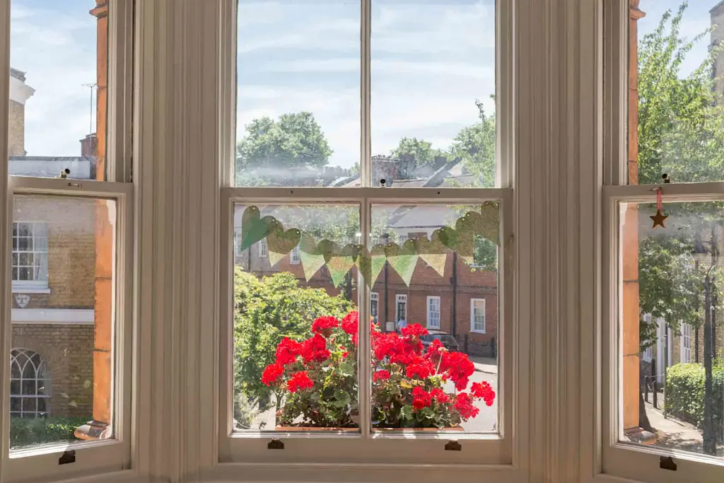 Do bedroom windows have to open