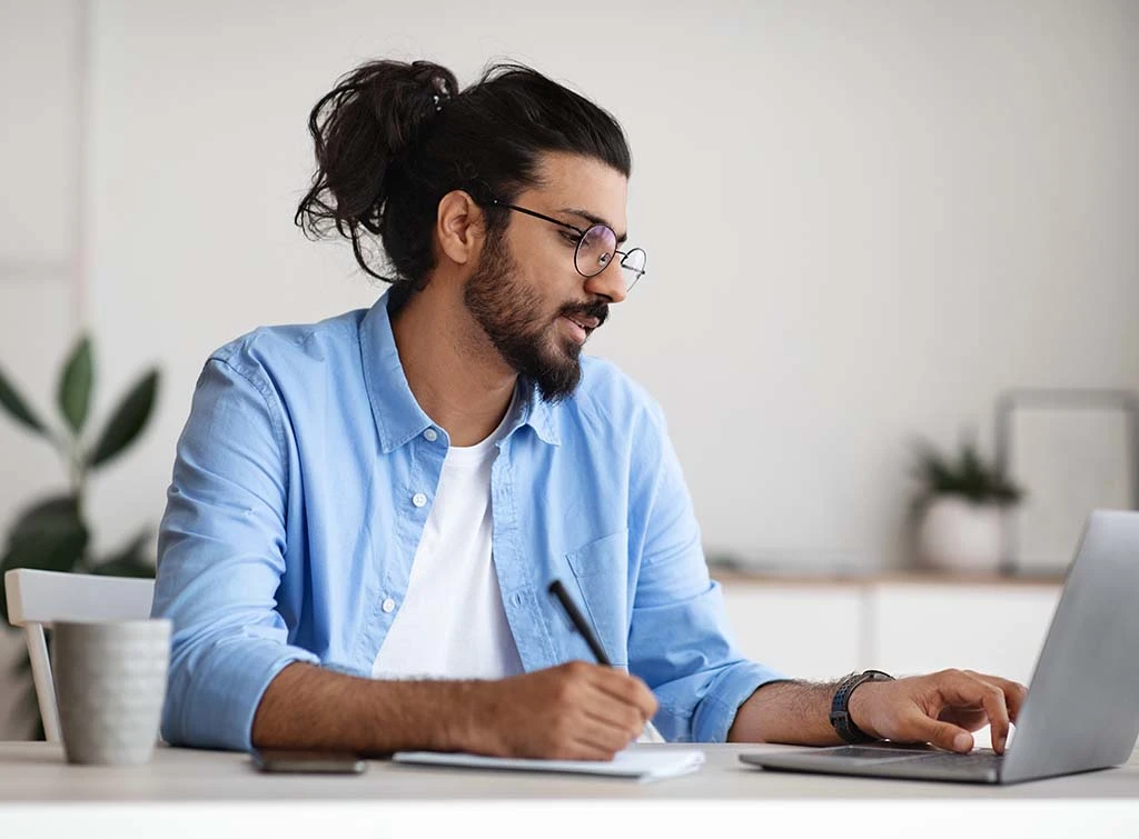 https://www.checkatrade.com/blog/wp-content/uploads/2023/01/what-business-taxes-to-pay-calculating.jpg