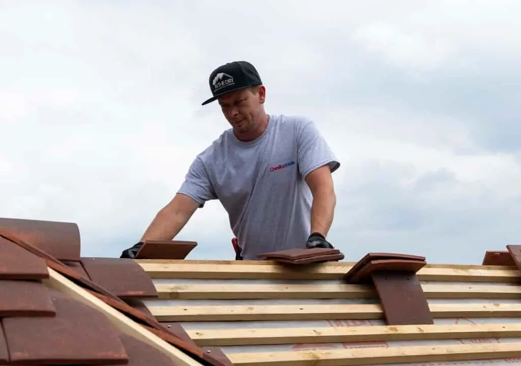 https://www.checkatrade.com/blog/wp-content/uploads/2024/03/roofing-safety-1024x720.jpg