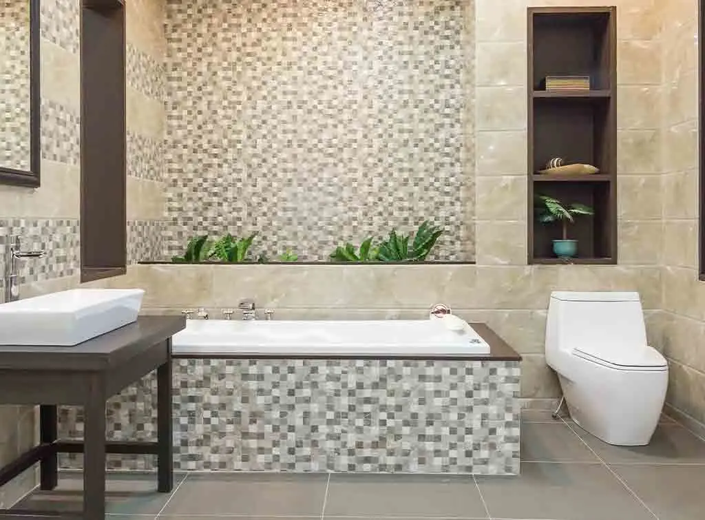 https://www.checkatrade.com/blog/wp-content/uploads/2021/02/tiled-bath-panel-ideas.jpg