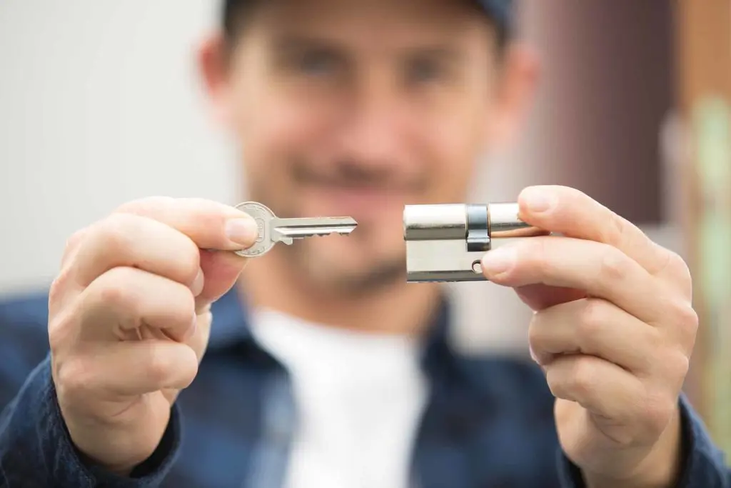 What does a locksmith do