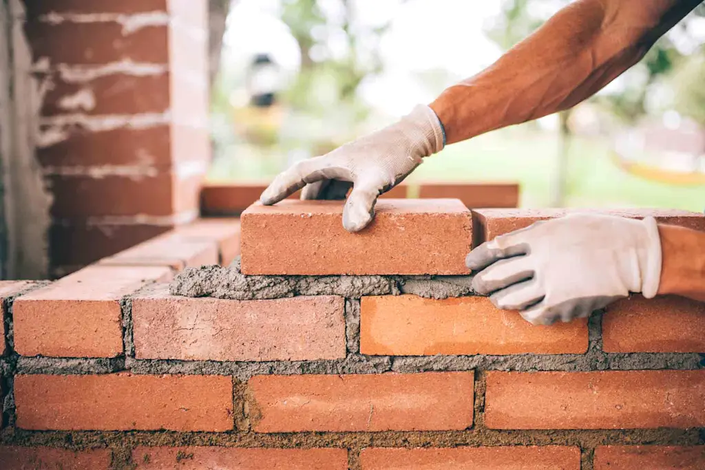 What is the cost to lay 1,000 bricks in 2024?