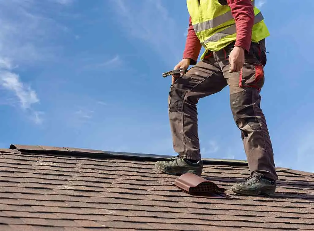 How to become a roofer