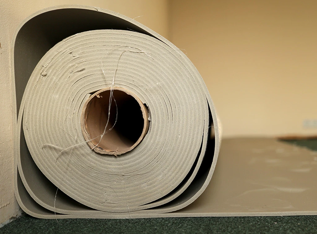 https://www.checkatrade.com/blog/wp-content/uploads/2023/08/carpet-underlay.jpg