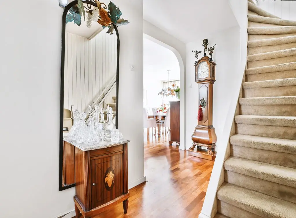 Laminate hallway alternative to carpet