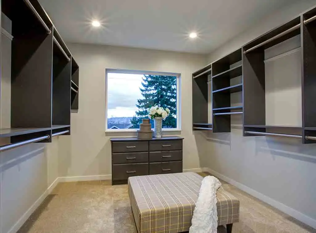 average cost of built-in shelves