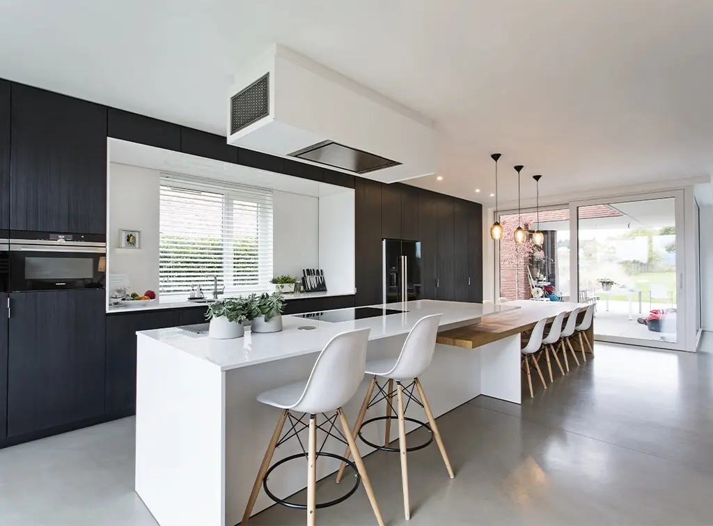 Kitchen diner with floor to ceiling storage